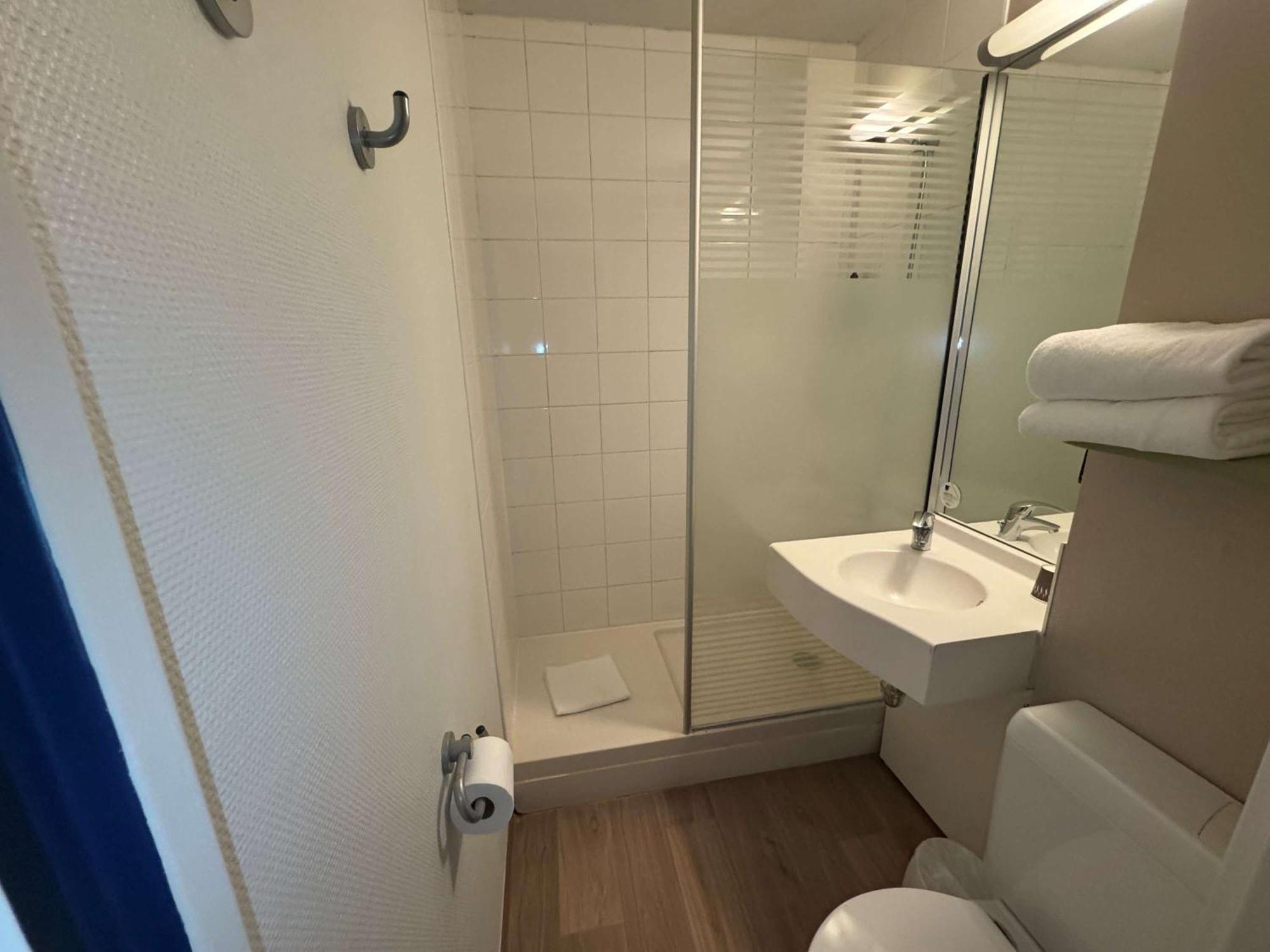 Ibis Budget Rouen Parc Des Expos Zenith Saint-Étienne-du-Rouvray Exteriör bild
